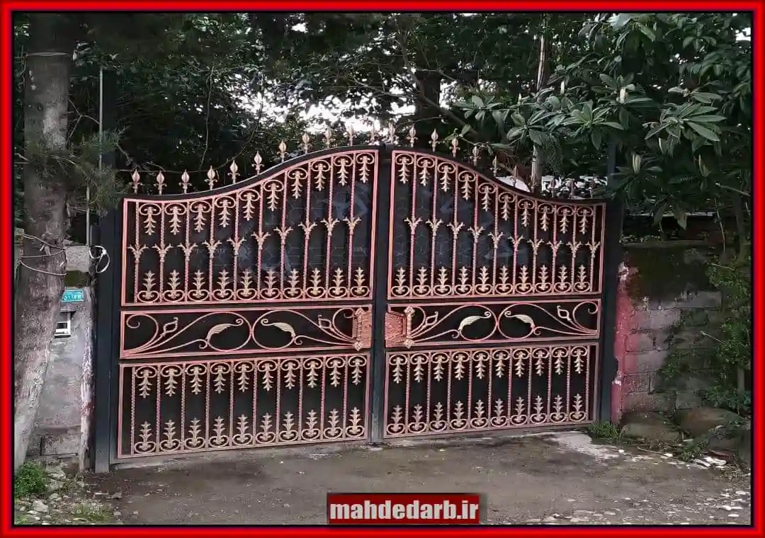 رنگ قهوه ای برای درب حیاط رنگ قهوه ای برای درب حیاط