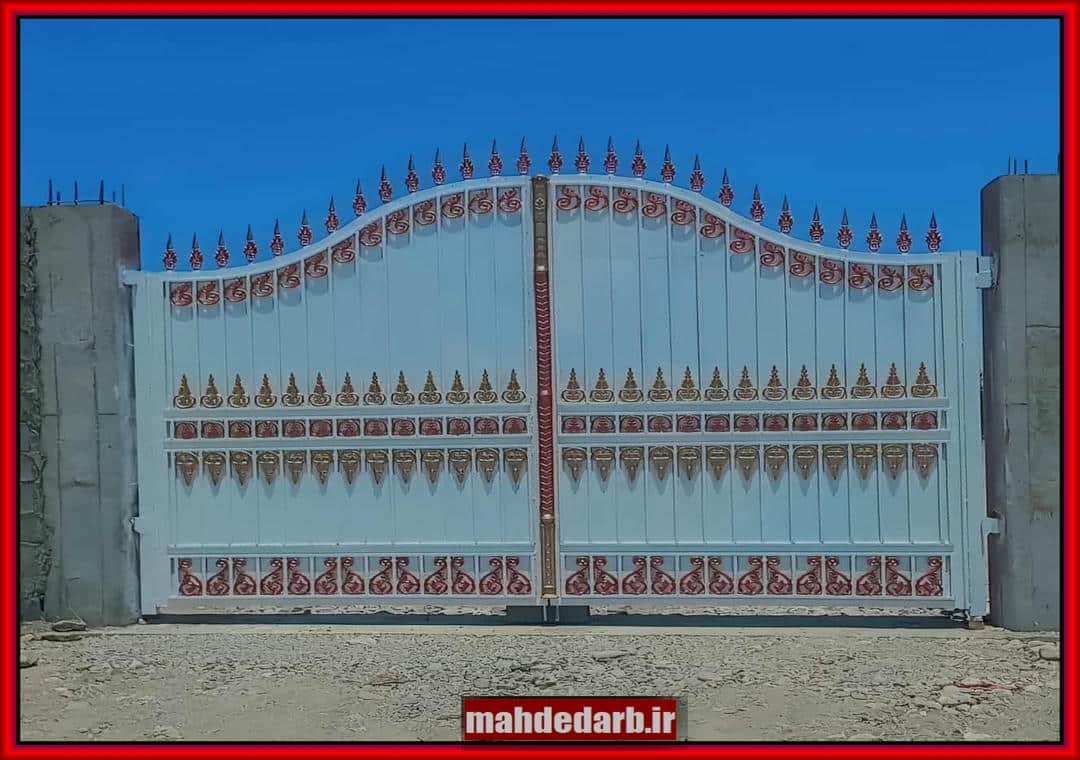 رنگ آمیزی مقاوم درب حیاط ویلایی مدرن