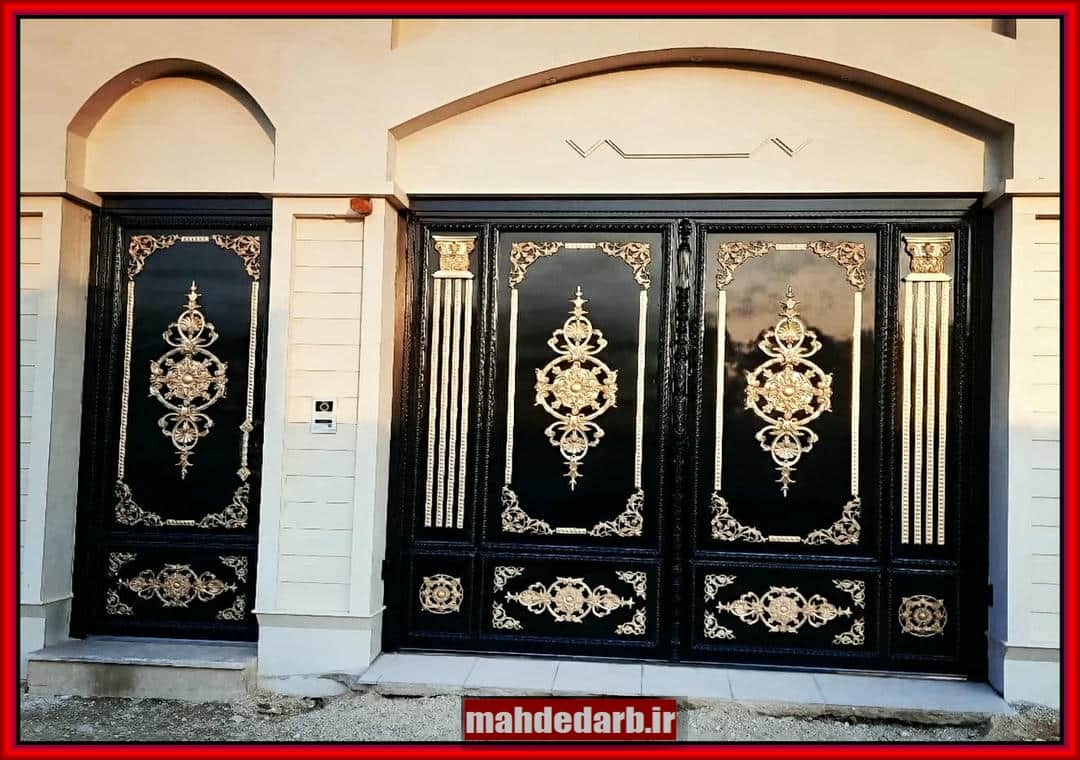 درب آهنی ساده برای ورودی ساختمان های مسکونی