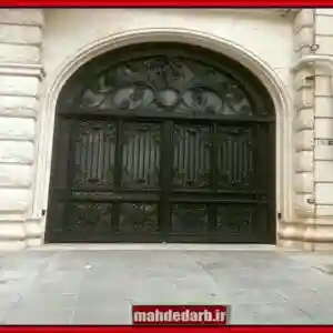 درب آهنی ساده برای ورودی ساختمان های تجاری درب آهنی ساده برای ورودی ساختمان های تجاری