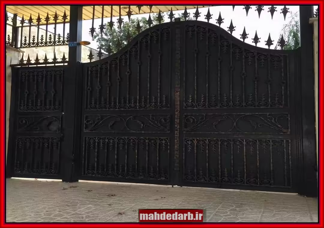 نحوه نصب درب آهنی ساده ورودی ساختمان نحوه نصب درب آهنی ساده ورودی ساختمان