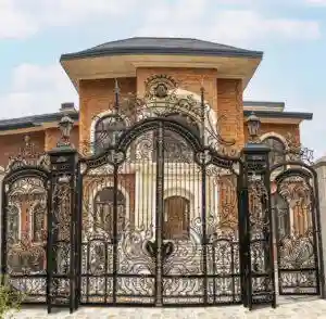 درب حیاطی فلزی دست ساز سه لنگه درب حیاطی فلزی دست ساز سه لنگه