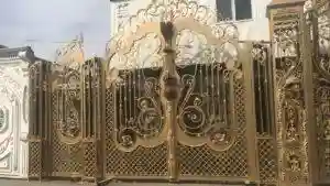 درب حیاط شیک مدرن و مقاوم با طرح چوبی درب حیاط شیک مدرن و مقاوم با طرح چوبی