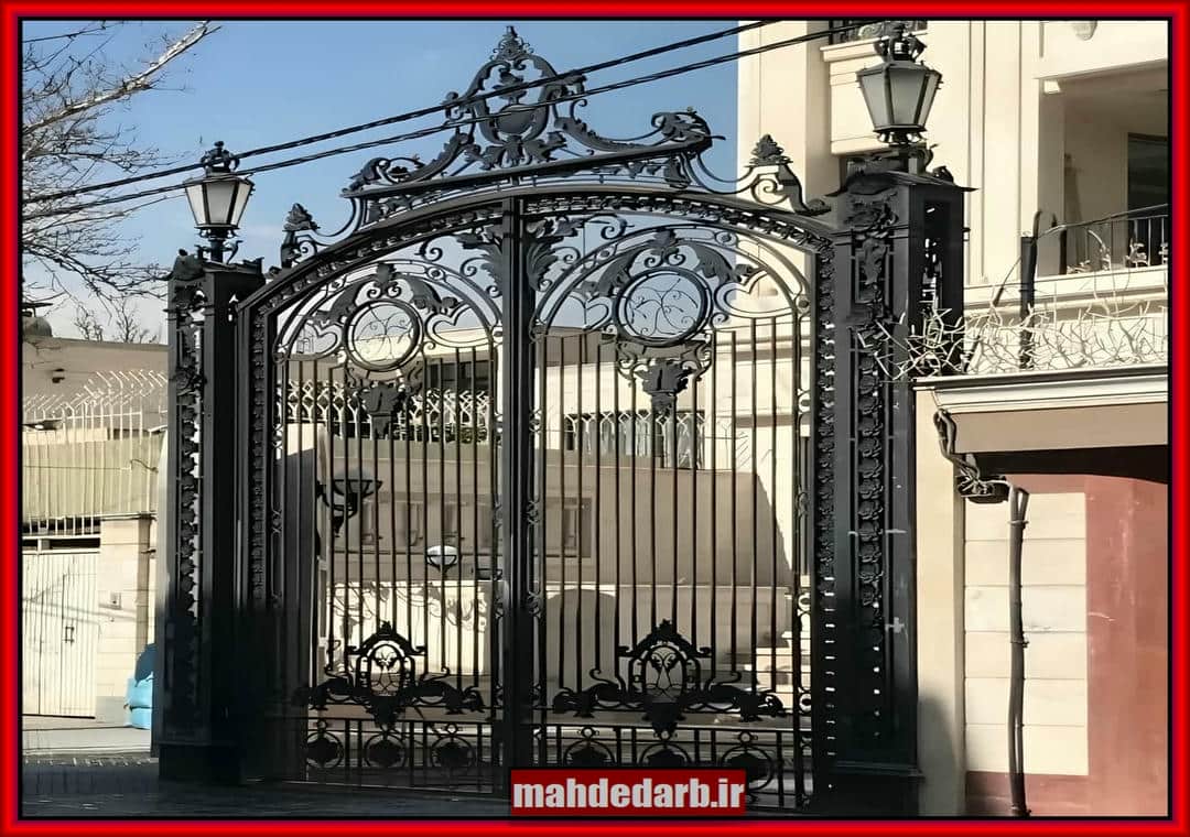 درب حیاط شیک و مدرن با طرح های فرفورژه