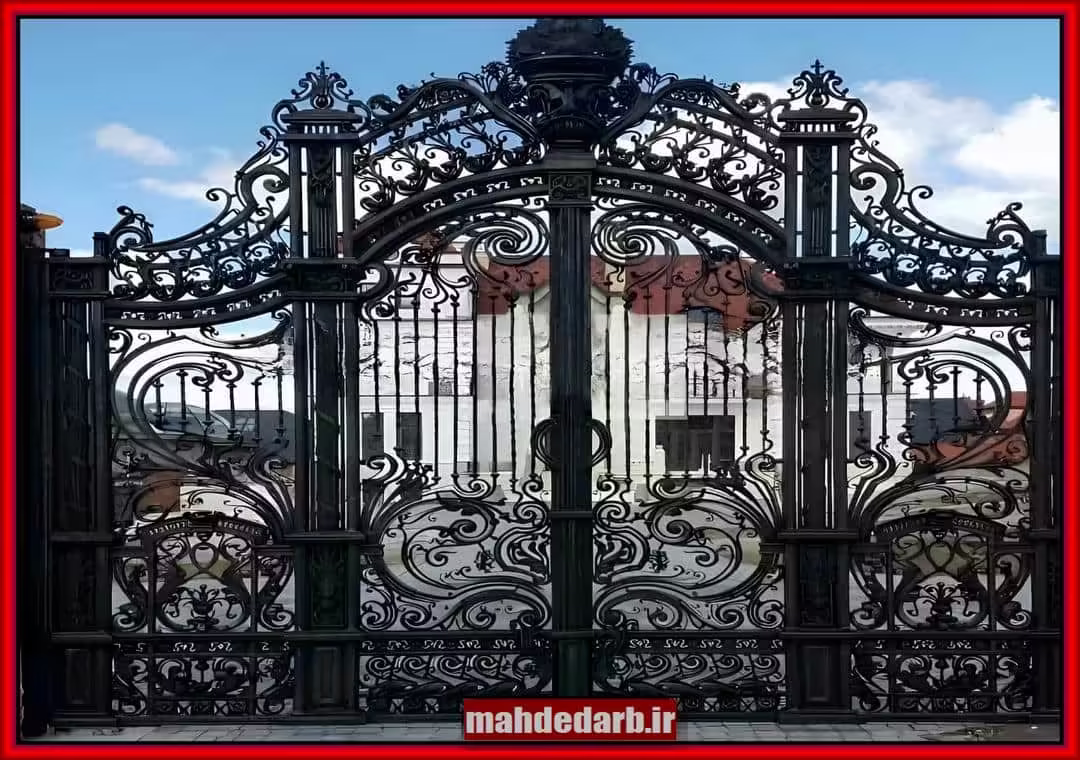 نکات مهم در انتخاب درب فرفورژه ویلایی نکات مهم در انتخاب درب فرفورژه ویلایی