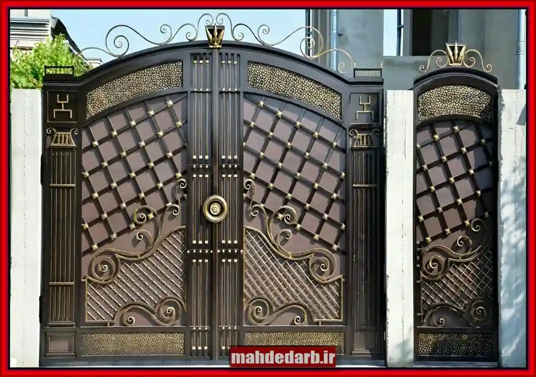 درب حیاط دو لنگه ساده و شیک درب حیاط دو لنگه ساده و شیک