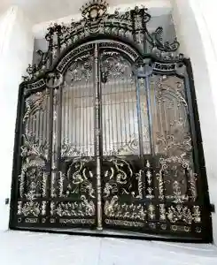 درب ویلا آهنی و فرفورژه: انتخابی برای زیبایی و امنیت درب ویلا آهنی و فرفورژه: انتخابی برای زیبایی و امنیت