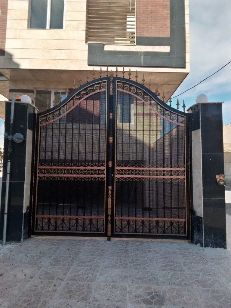 قیمت تولید در آهنی ورودی ساختمان