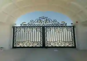 درب پارکینگ شمالی ساختمان