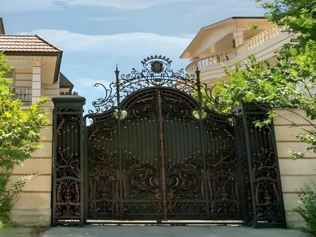 مدل درب حیاط ساده و شیک دو لنگه مدل درب حیاط ساده و شیک دو لنگه