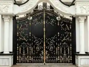 درب فلزی ساختمان چند است؟