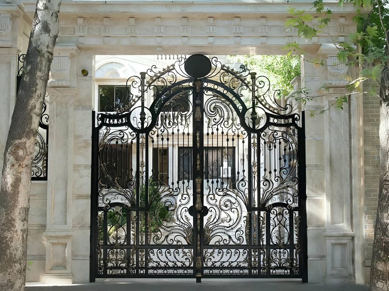 راهنمای کامل خرید درب فرفورژه | مهد درب راهنمای کامل خرید درب فرفورژه