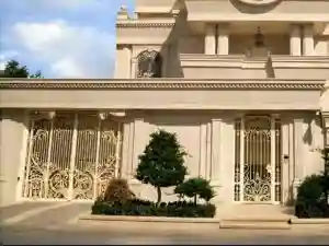 درب حیاطی فلزی دست ساز