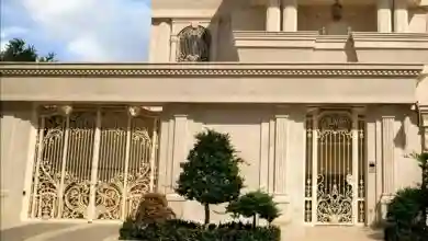 درب حیاطی فلزی دست ساز