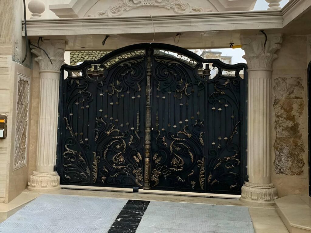 درب پارکینگ فلزی درب پارکینگ فلزی