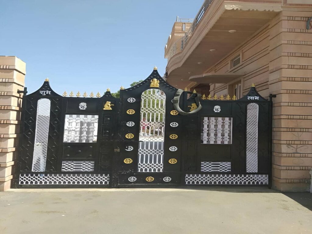 چرا باید از درب آهنی حیاط استفاده کنیم؟ چرا باید از درب آهنی حیاط استفاده کنیم؟