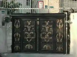 درب ورودی خانه ویلایی