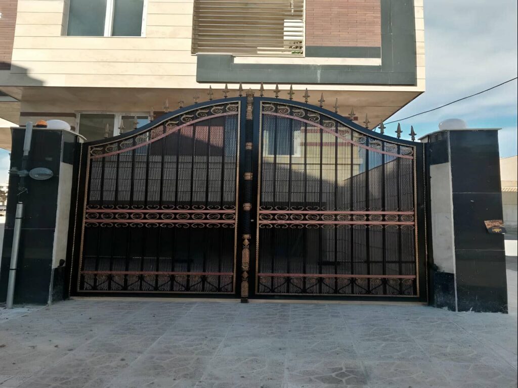ساخت درب فلزی پارکینگ ساخت درب فلزی پارکینگ
