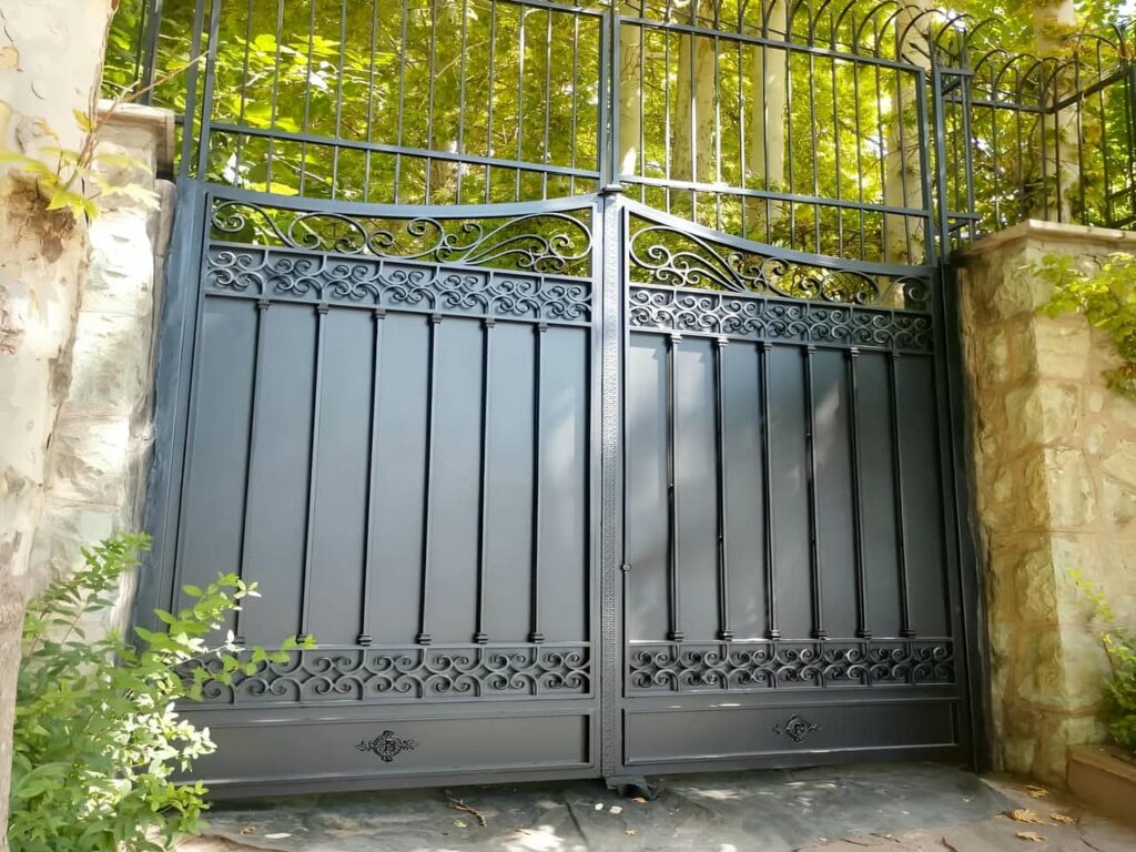 درب آهنی ساده ورودی ساختمان درب آهنی ساده ورودی ساختمان