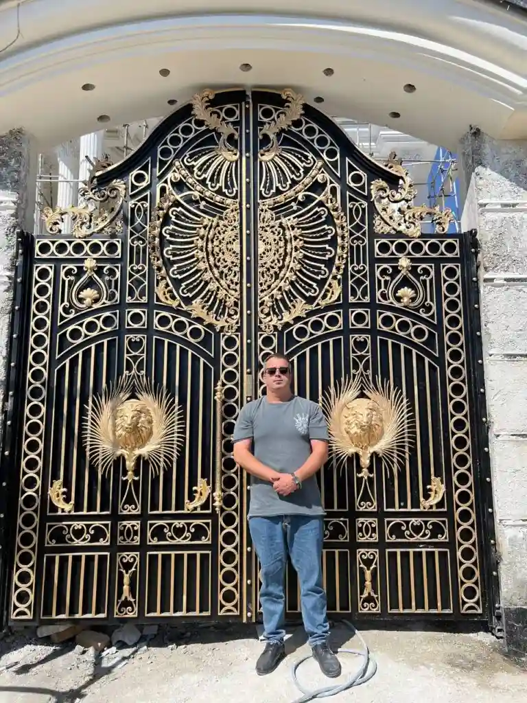 درب باکینگهام دو لنگه