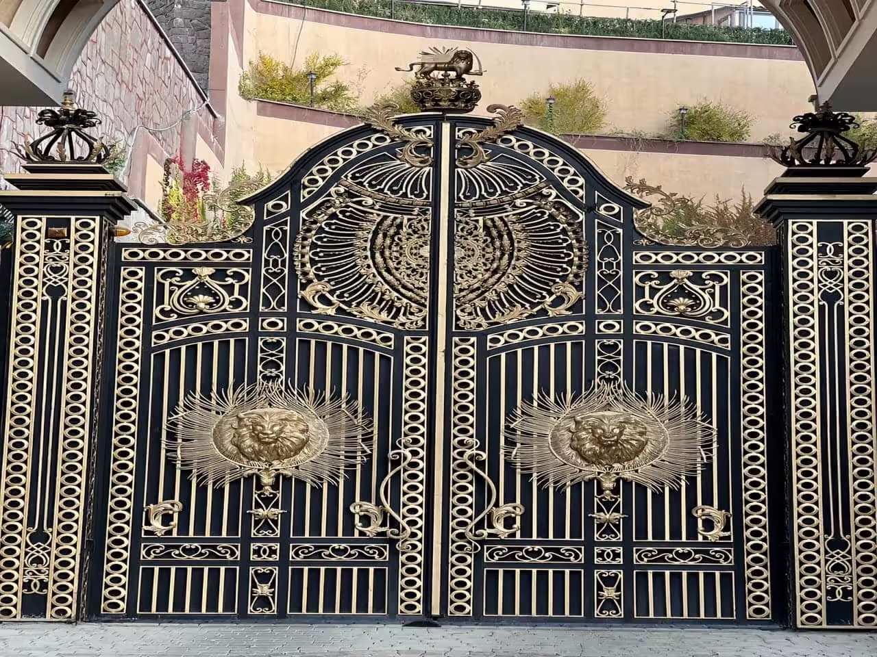 ویژگی های طراحی درب باکینگهام