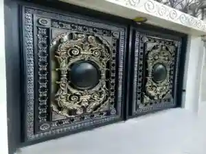 درب پارکینگ جنوبی ساختمان