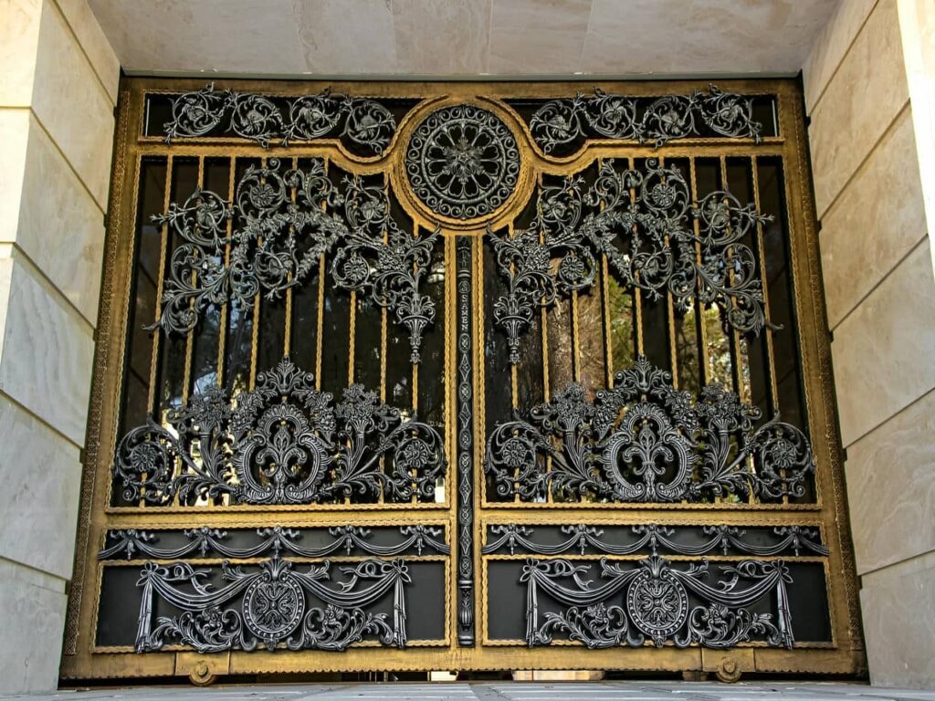 درب فرفورژه ثامن مدل ترک درب فرفورژه ثامن مدل ترک