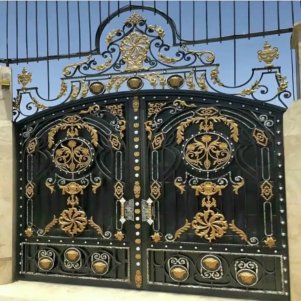 تولیدکننده درب حیاط فوق العاده شیک و زیبا لاکچری