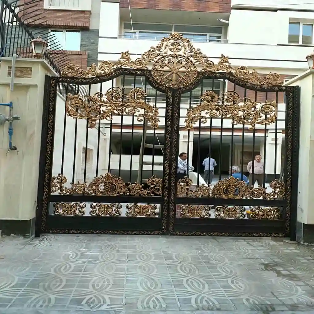 انتخاب درب فلزی ساده و شیک ورودی ساختمان سفارشی