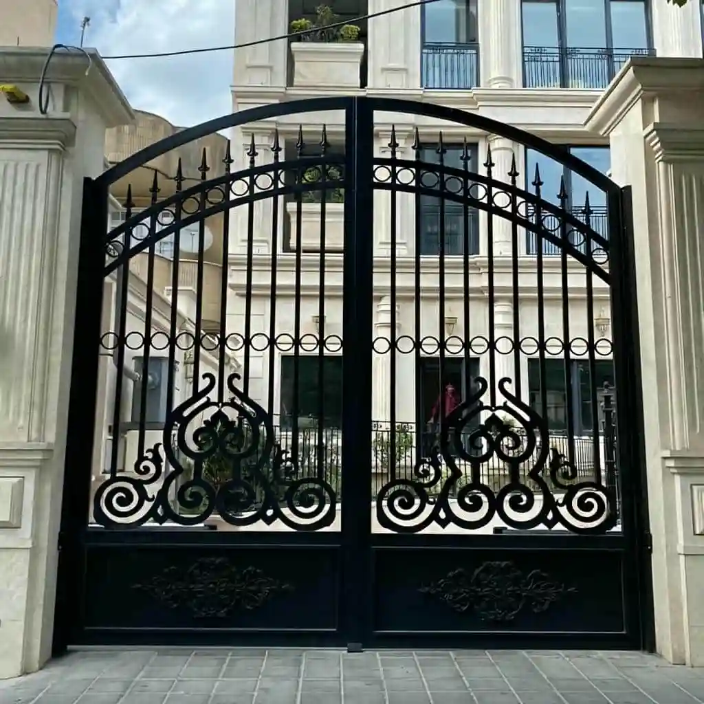 ساخت درب حیاط لاکچری