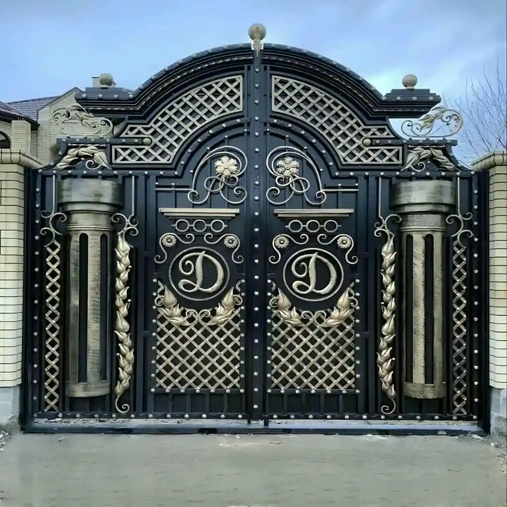 طراحی و ساخت درب پارکینگ فلزی کلاسیک