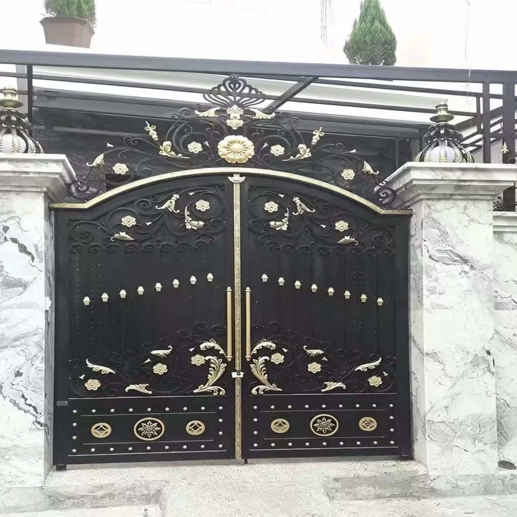 طراحی و ساخت درب پارکینگ فلزی لولایی