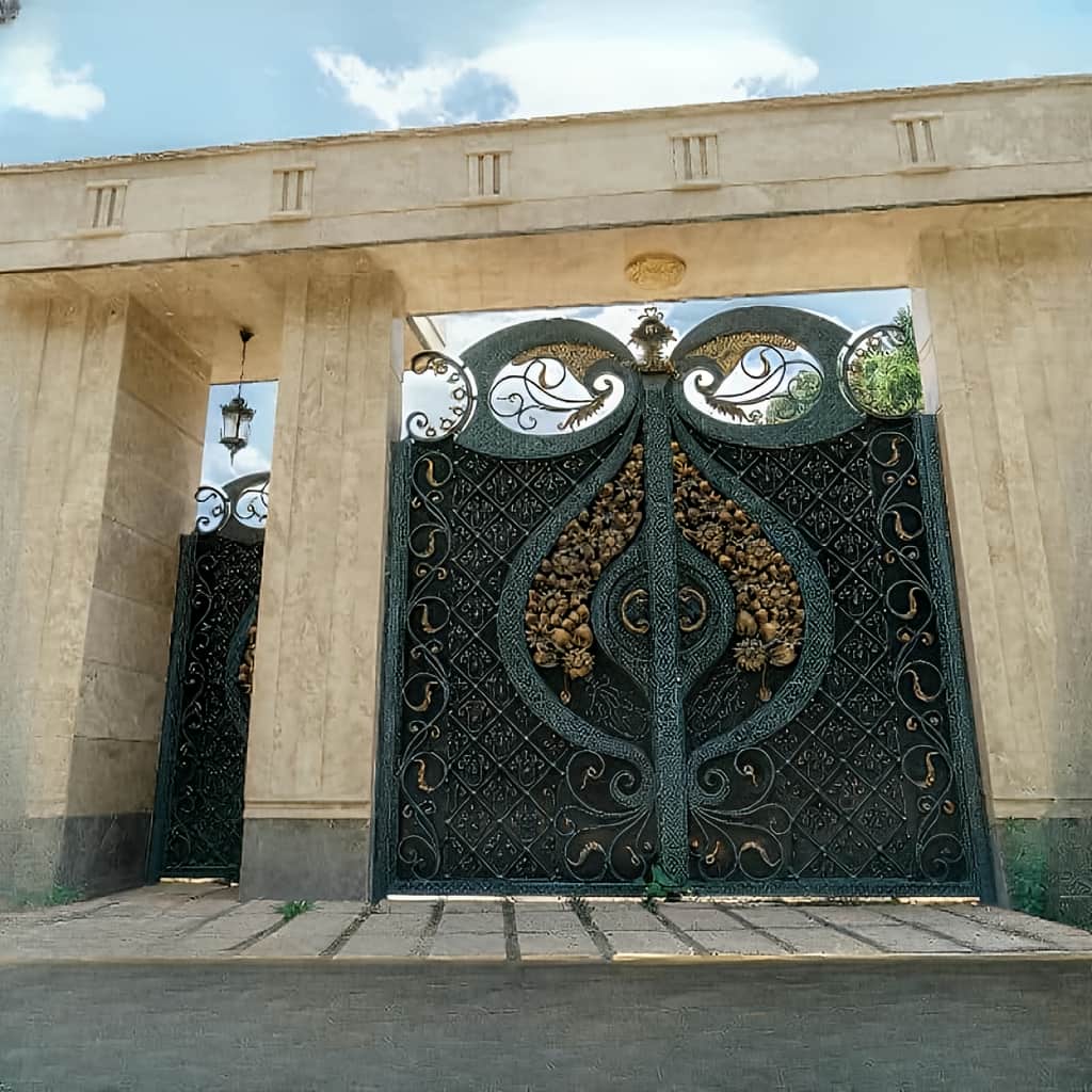 درب دسته گل 1 نصب درب دسته گل