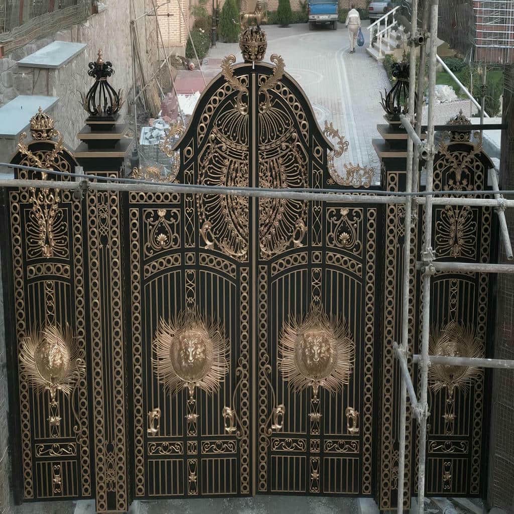 فروش درب حیاط فرفورژه ویلا دهانه دقیق در بابلسر