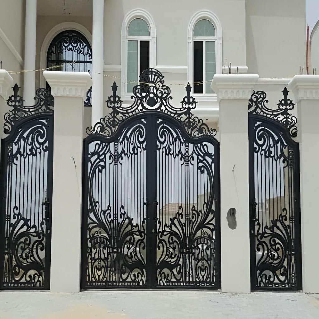 فروش درب حیاط فرفورژه ویلا مدرن در یاسوج