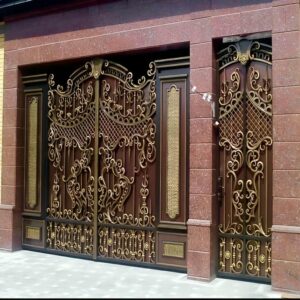 درب حیاط فرفورژه ویلا در تبریز