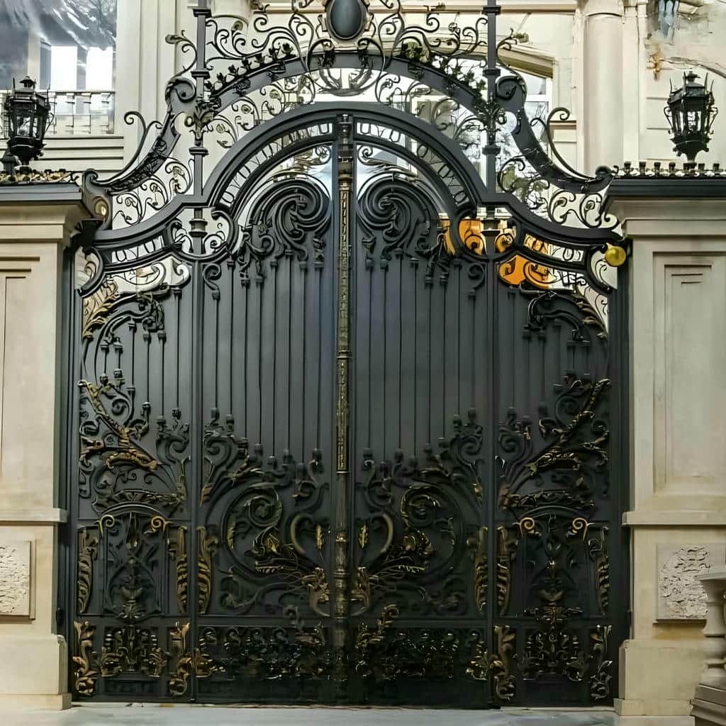 قیمت درب حیاط فرفورژه ویلا کلاسیک در سقز