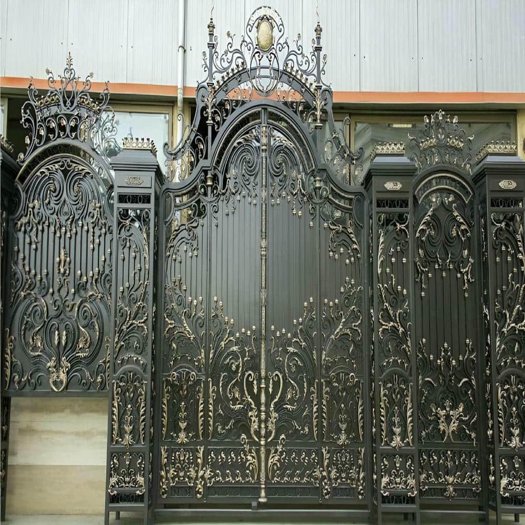 قیمت درب حیاط فرفورژه ویلا کلاسیک در مریوان