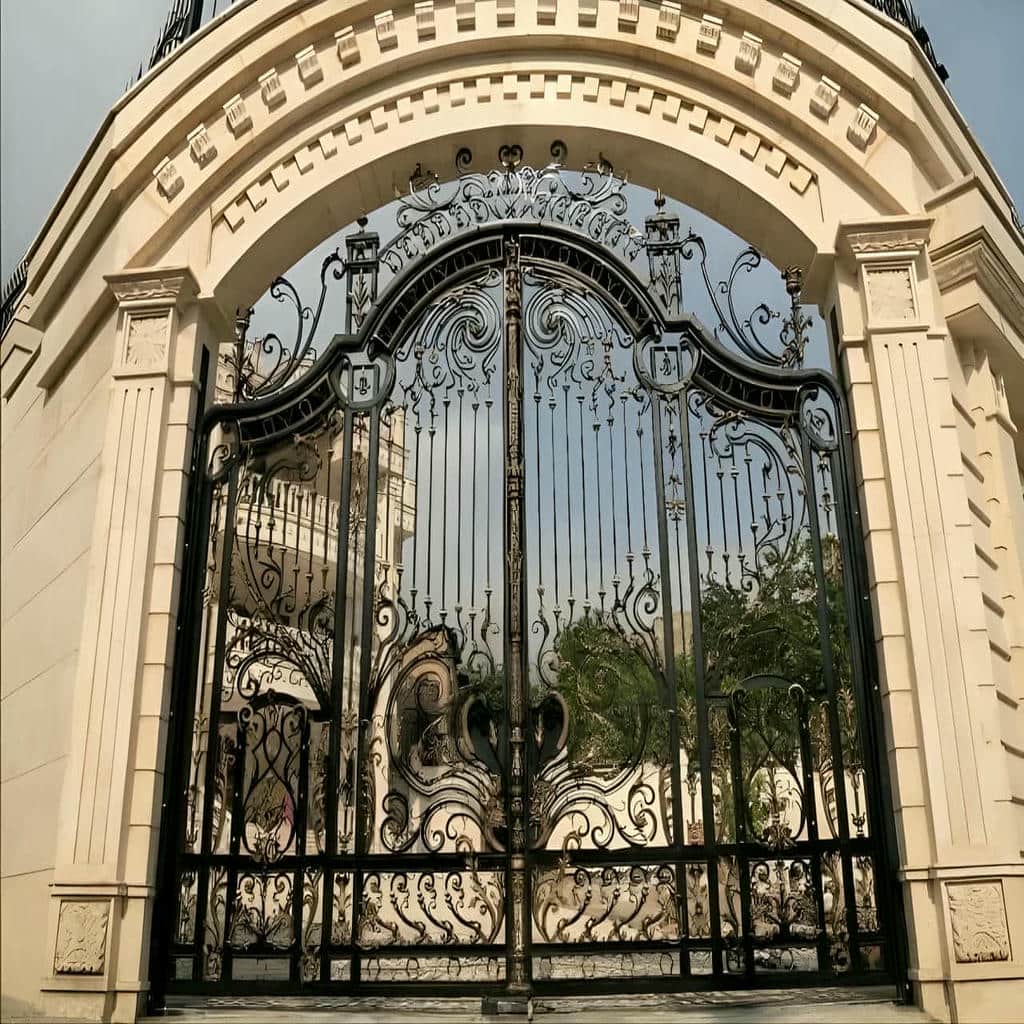 خرید درب حیاط فرفورژه ویلا ساده در فریدونکنار