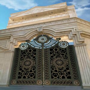 درب حیاط فرفورژه ویلا در لواسان
