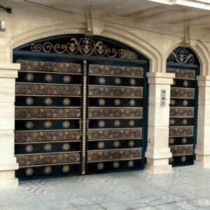 درب حیاط فرفورژه ویلا در رامسر
