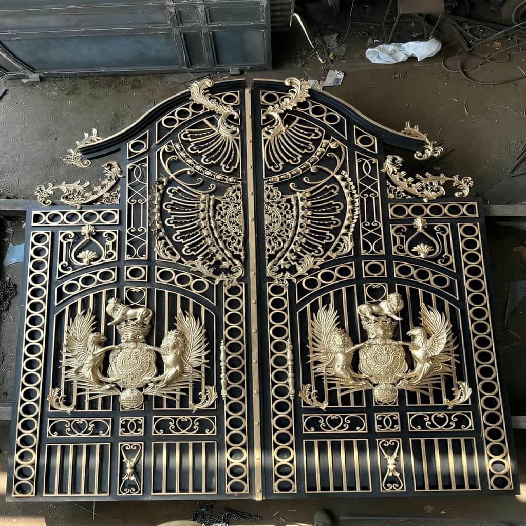 خرید درب حیاط فرفورژه ویلا ساده در اندیشه