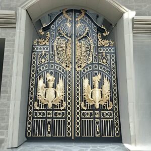 درب حیاط فرفورژه ویلا در ایلام