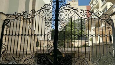 درب حیاط فرفورژه ویلا در کاشان