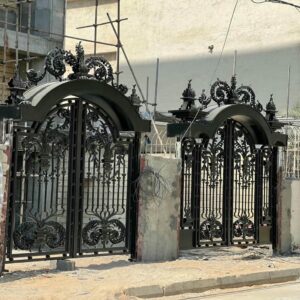 درب حیاط فرفورژه ویلا در فریدونکنار