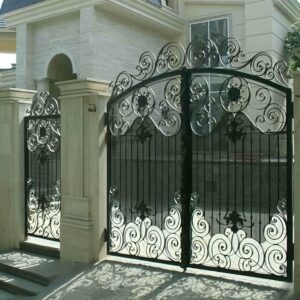 14 نمونه درب حیاط ورق پانچ