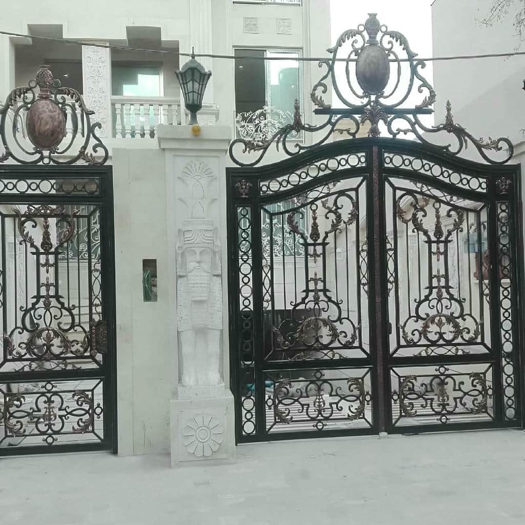 تولید درب پارکینگ حیاط لولایی با ورق یکپارچه