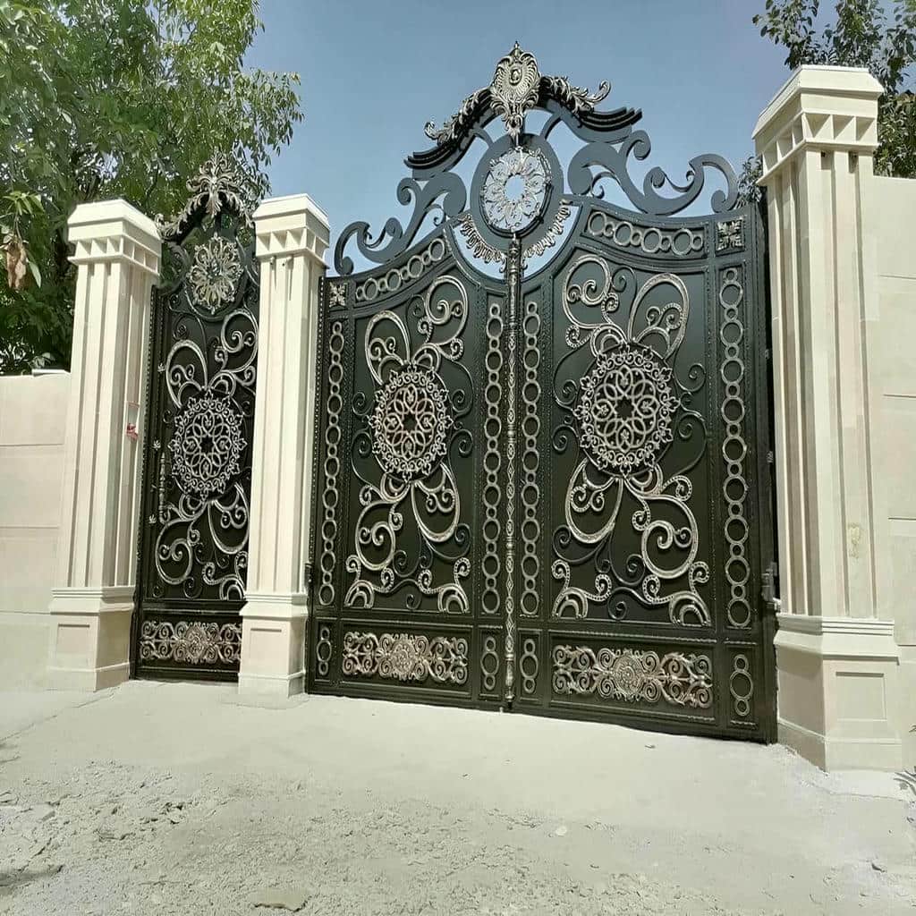 ساخت درب پارکینگ عریض ماشین رو با کلاف مقاوم